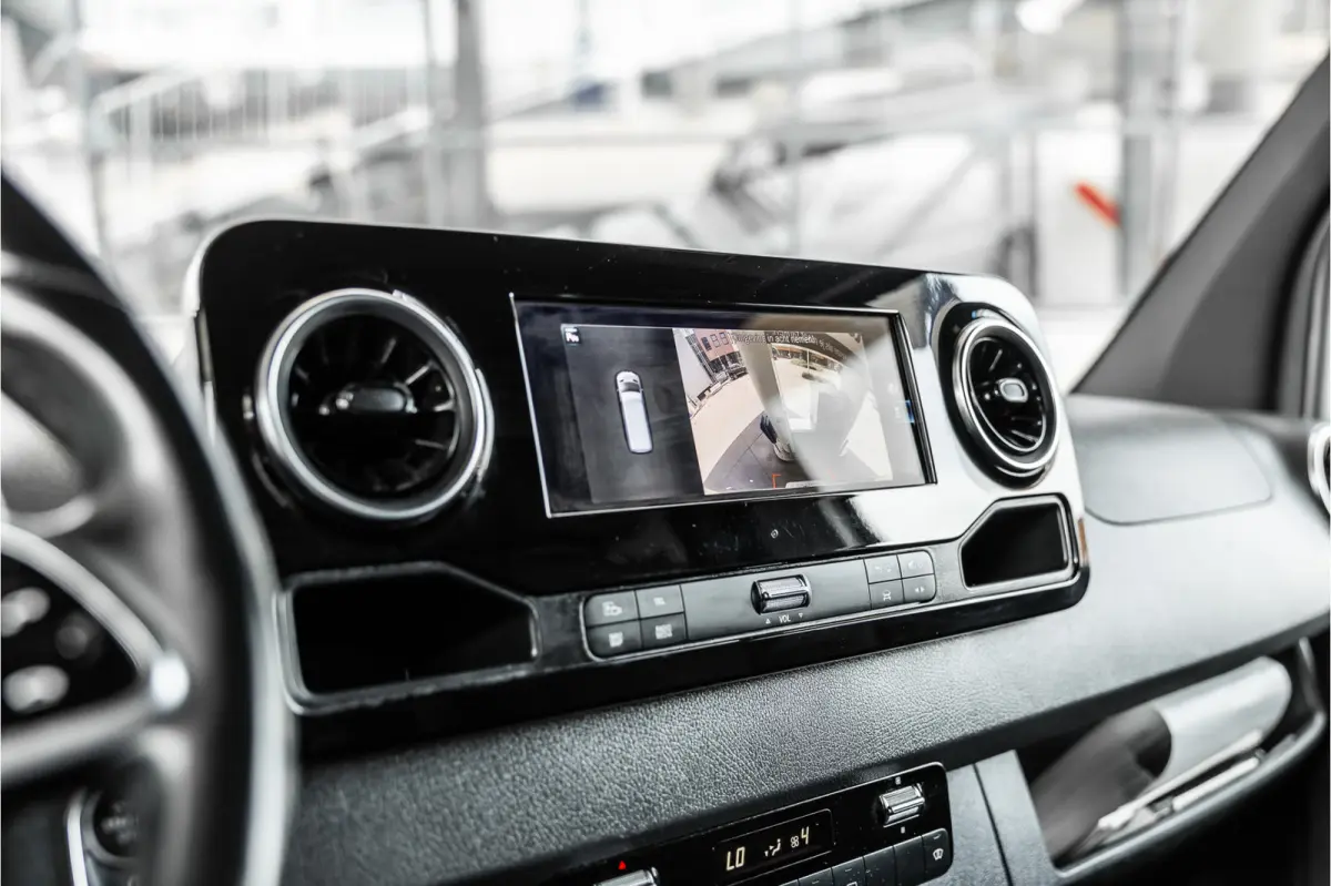 317 170 PK | ACC | LED Koplampen | Camera | Blind Spot | Sortimo inrichting | Navigatie | CarPlay | Stoelverwarming | MBUX | Climate control | DAB | Dealer onderhouden | Nieuwe APK