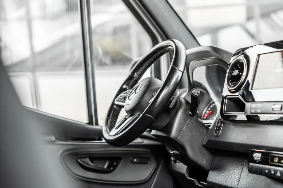 317 170 PK | ACC | LED Koplampen | Camera | Blind Spot | Sortimo inrichting | Navigatie | CarPlay | Stoelverwarming | MBUX | Climate control | DAB | Dealer onderhouden | Nieuwe APK