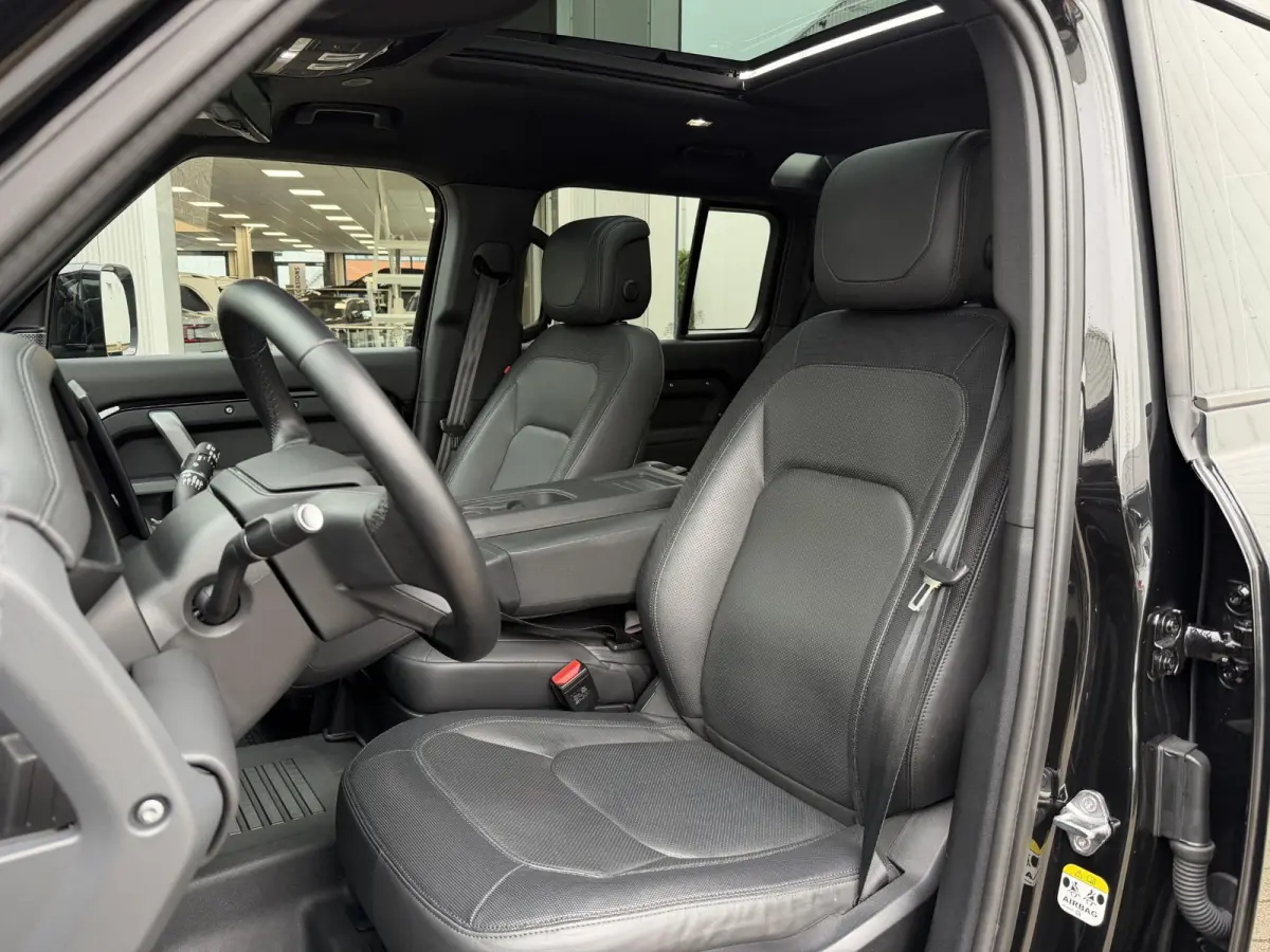 2.0 P400e 110 X-Dynamic HSE | NL-Auto/6-pers./Head-Up/Meridian/Cold Pack/Pano-Dak/Luchtvering