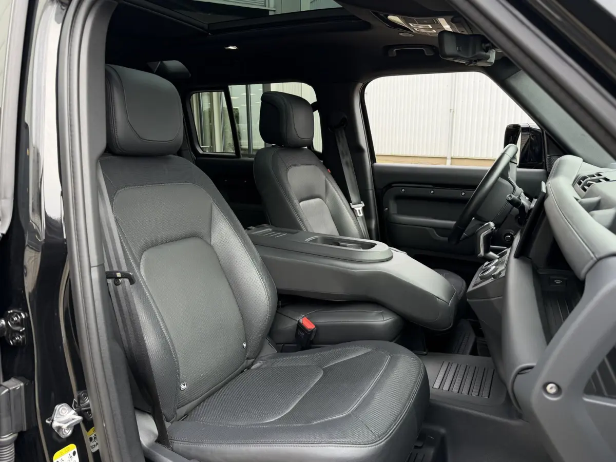 2.0 P400e 110 X-Dynamic HSE | NL-Auto/6-pers./Head-Up/Meridian/Cold Pack/Pano-Dak/Luchtvering