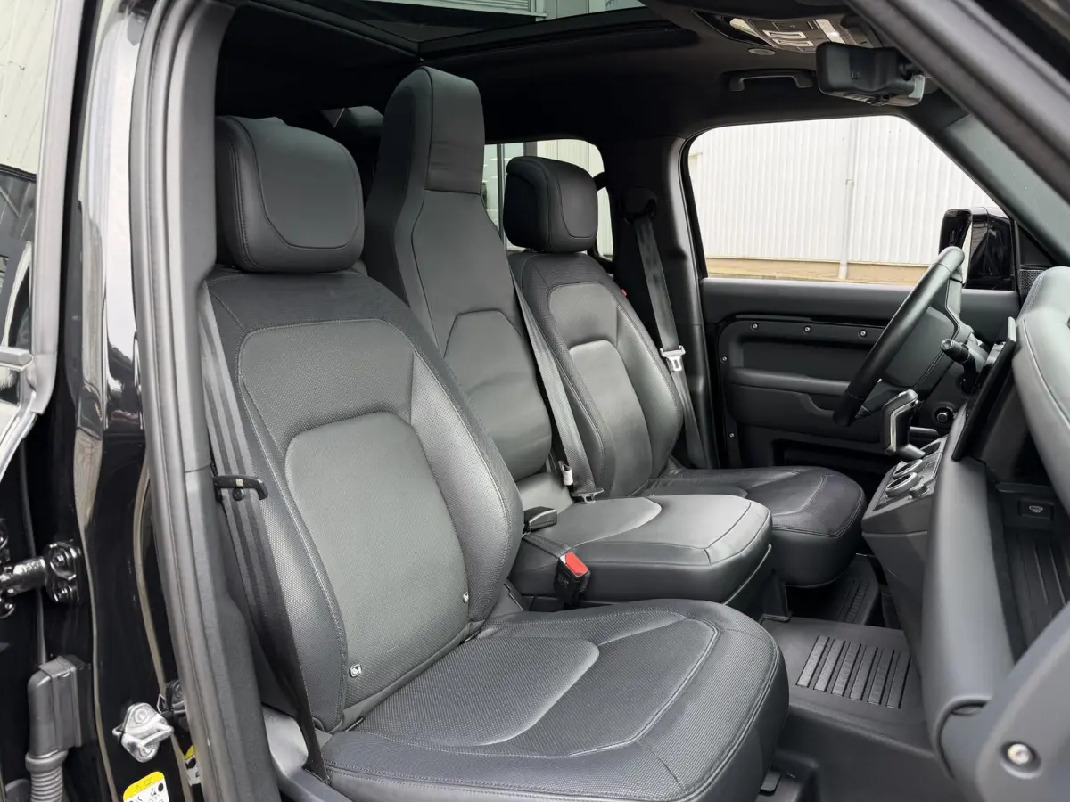 2.0 P400e 110 X-Dynamic HSE | NL-Auto/6-pers./Head-Up/Meridian/Cold Pack/Pano-Dak/Luchtvering