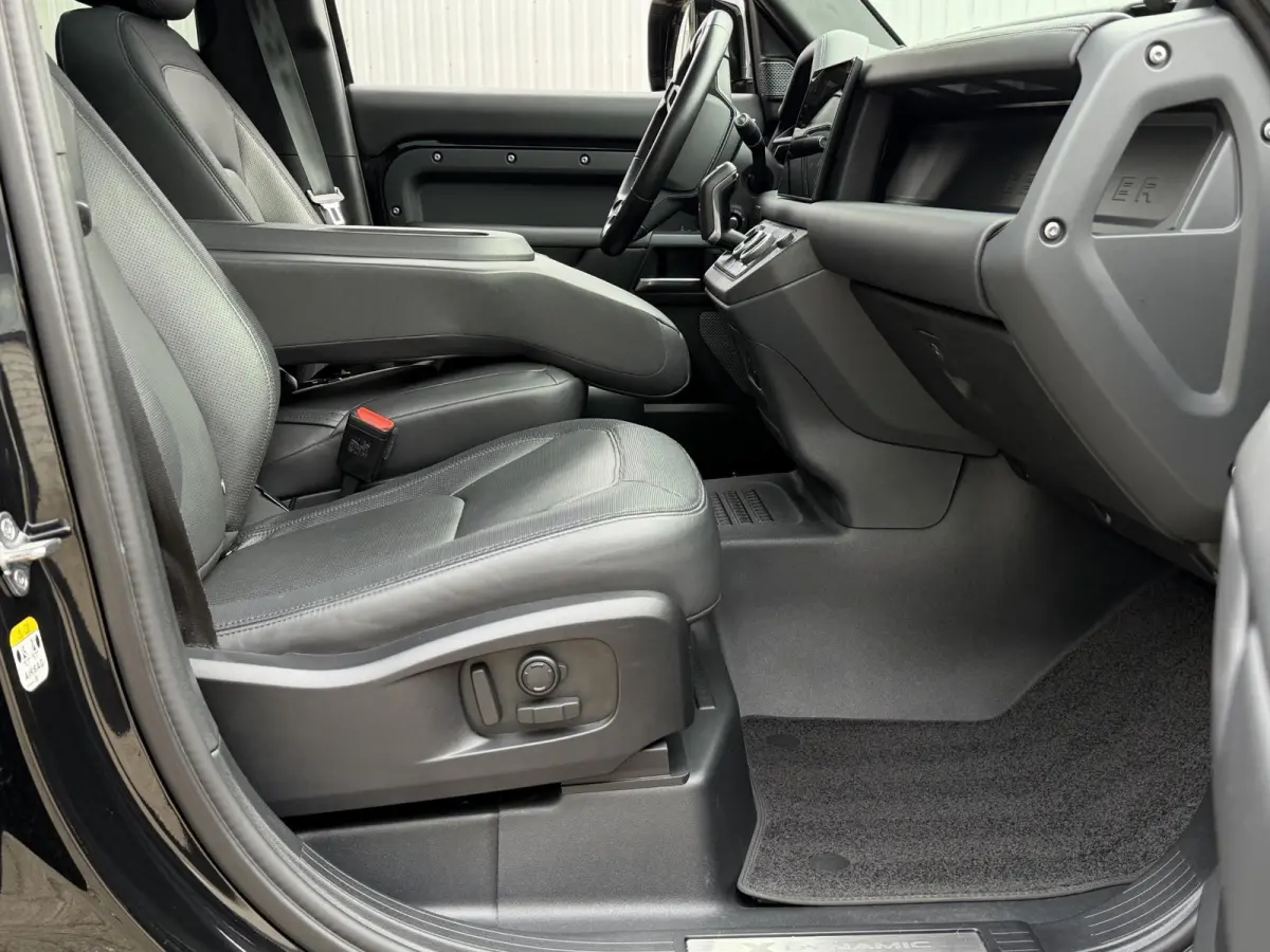 2.0 P400e 110 X-Dynamic HSE | NL-Auto/6-pers./Head-Up/Meridian/Cold Pack/Pano-Dak/Luchtvering