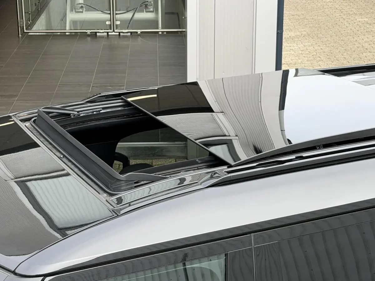2.0 P400e 110 X-Dynamic HSE | NL-Auto/6-pers./Head-Up/Meridian/Cold Pack/Pano-Dak/Luchtvering
