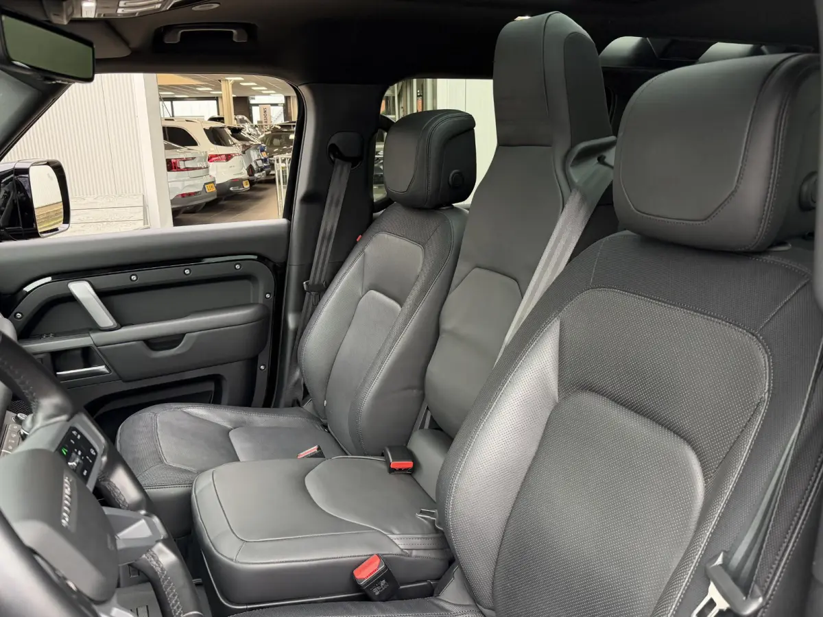 2.0 P400e 110 X-Dynamic HSE | NL-Auto/6-pers./Head-Up/Meridian/Cold Pack/Pano-Dak/Luchtvering