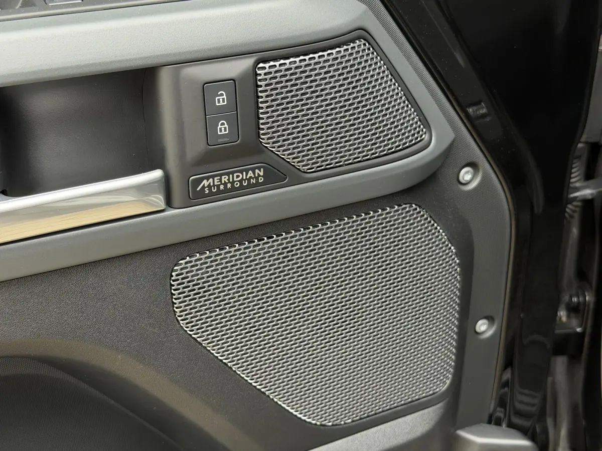 2.0 P400e 110 X-Dynamic HSE | NL-Auto/6-pers./Head-Up/Meridian/Cold Pack/Pano-Dak/Luchtvering