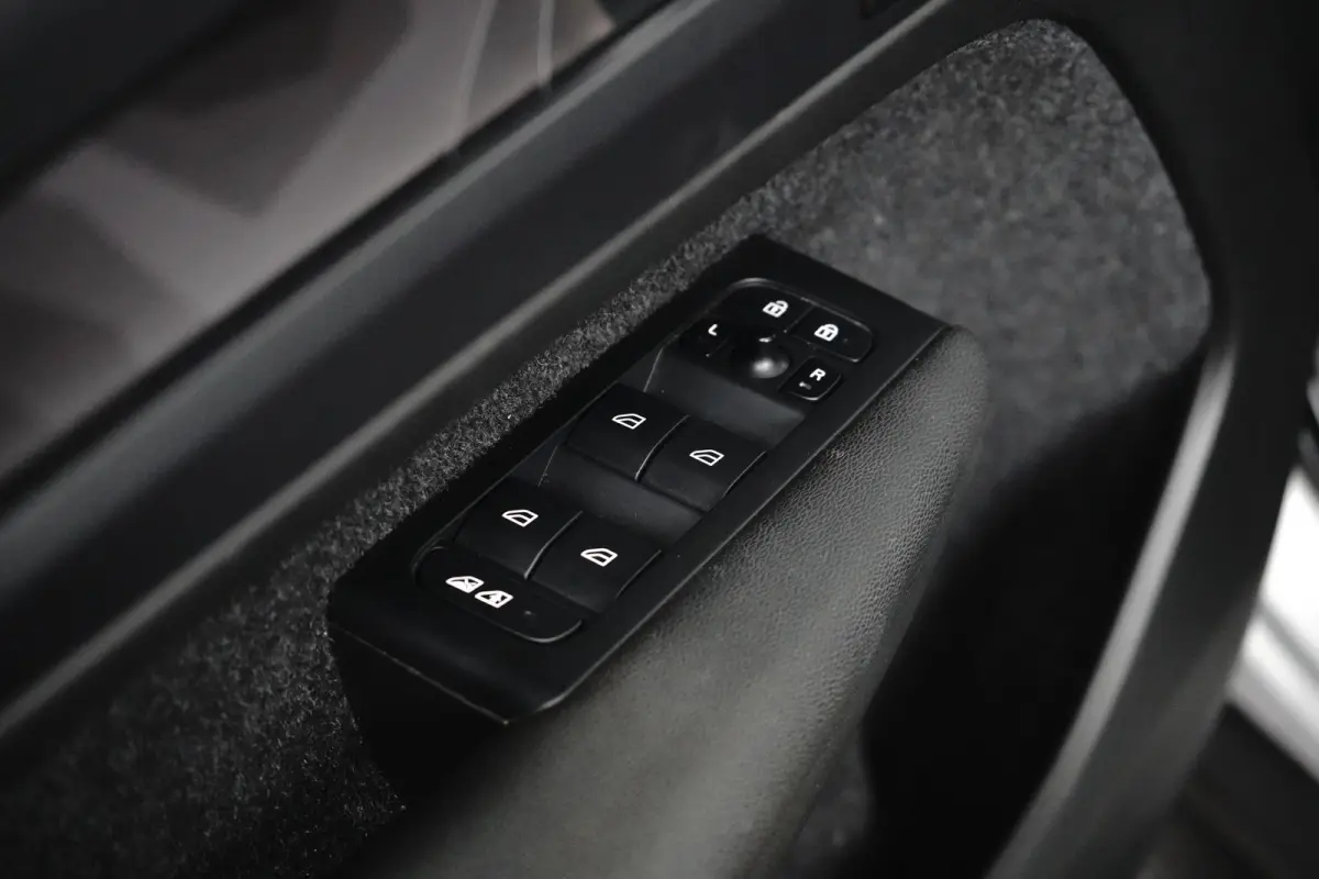 1.5 T5 Ultimate Dark | Pano | Memory | Trekhaak | BLIS | Harman/Kardon | Adaptive CC |