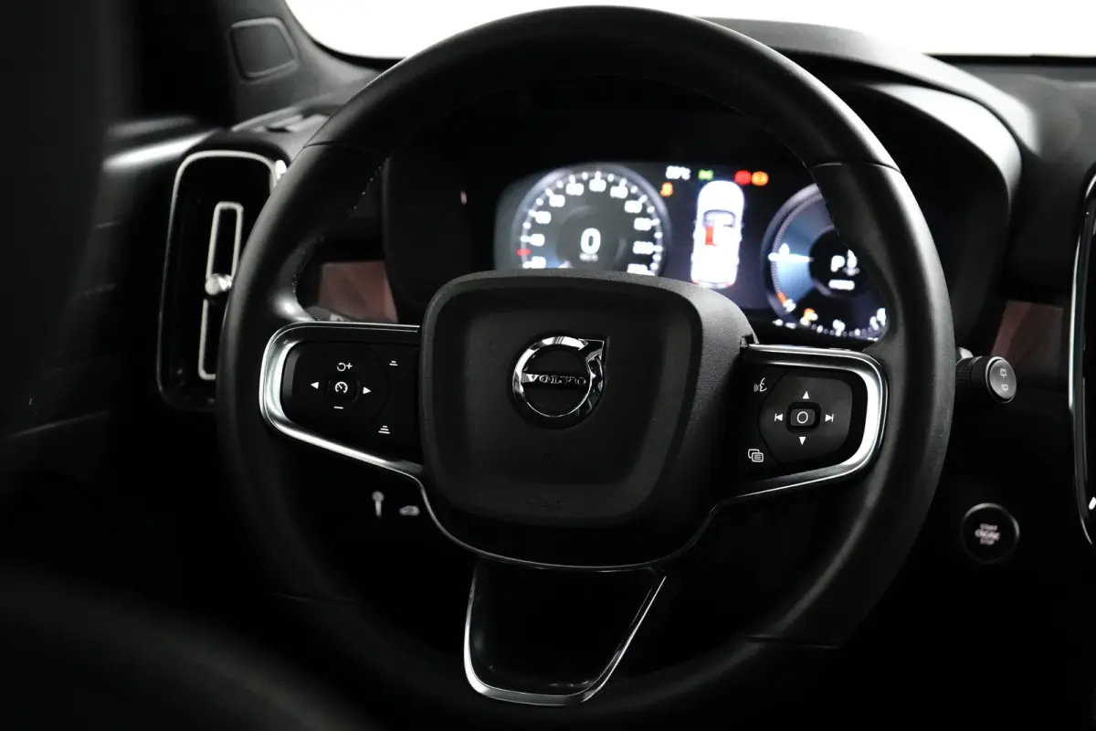 1.5 T5 Ultimate Dark | Pano | Memory | Trekhaak | BLIS | Harman/Kardon | Adaptive CC |