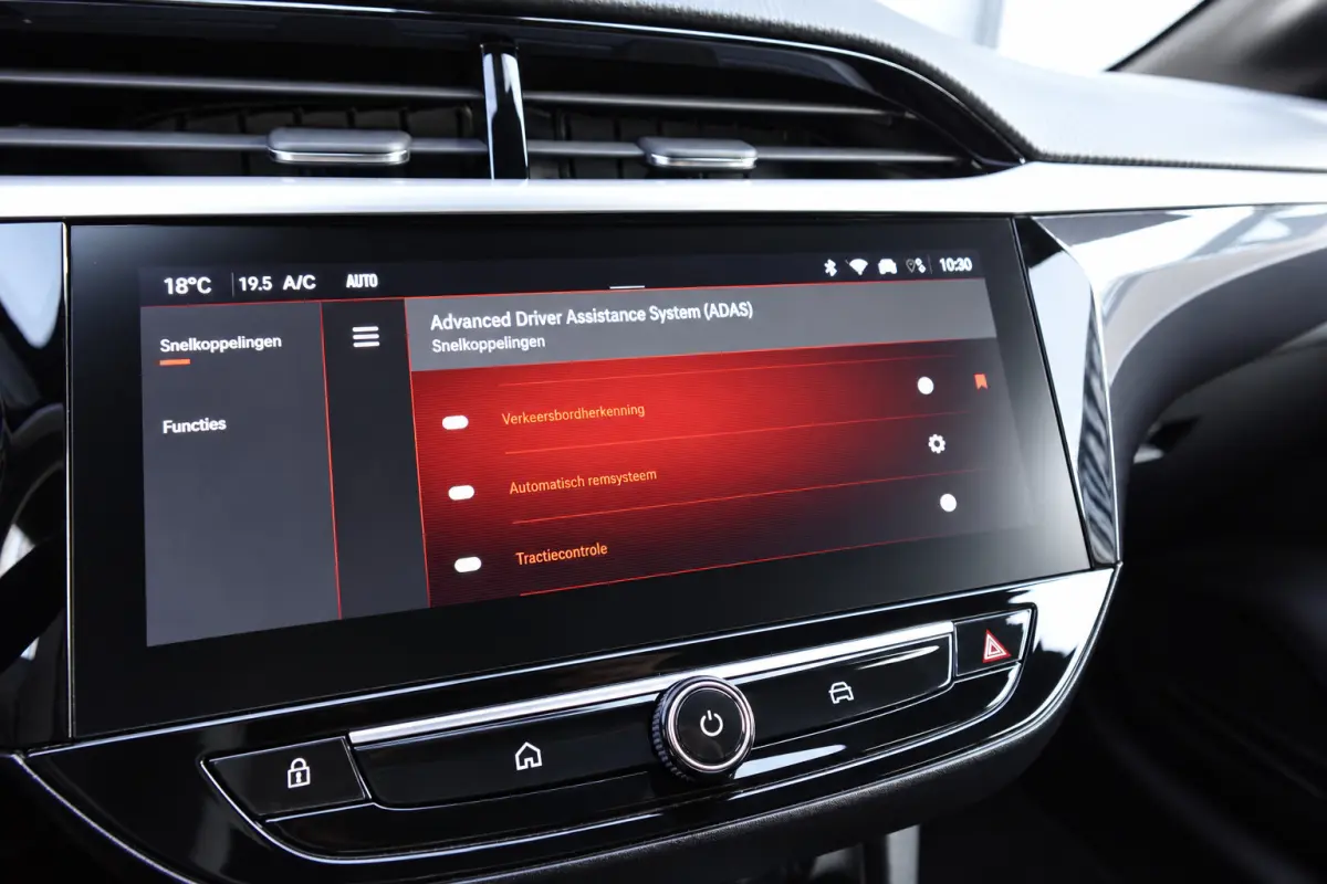 1.2 GS KEYLESS CAM BLINDSPOT