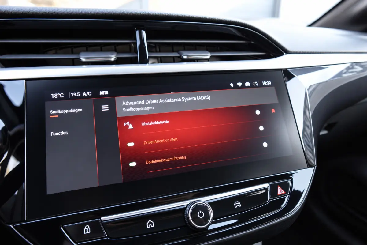1.2 GS KEYLESS CAM BLINDSPOT