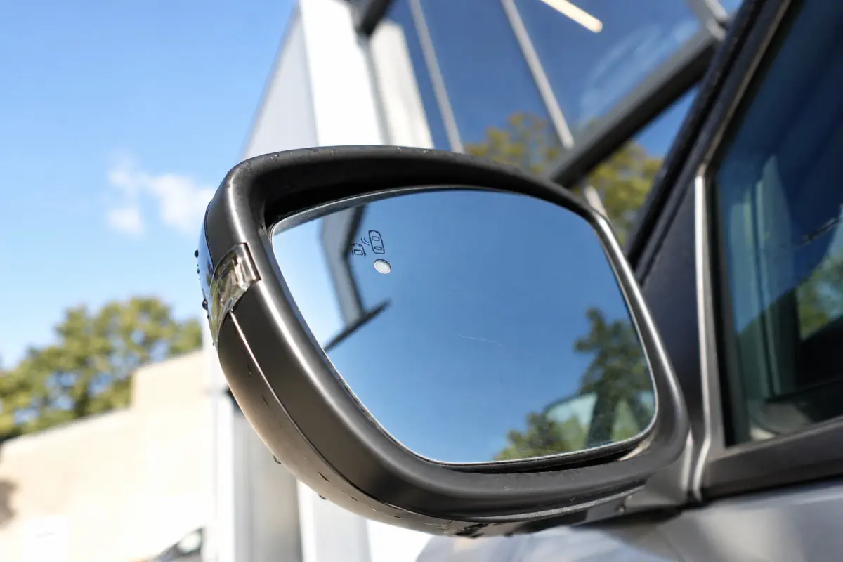 1.2 GS KEYLESS CAM BLINDSPOT