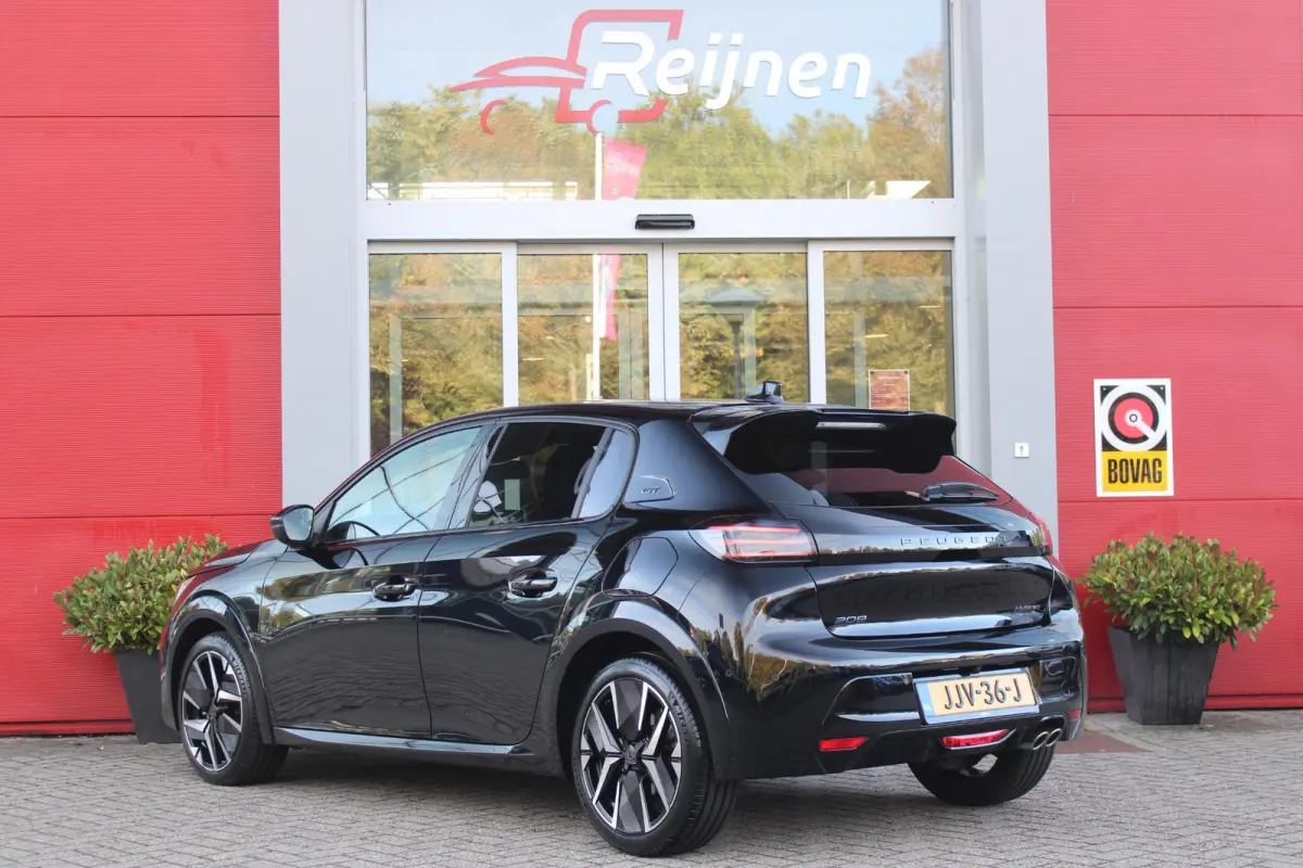1.2 Hybrid 145PK AUTOMAAT GT PACK | ELEKTRISCH BEDIENBARE BESTUURDERSSTOEL MET MASSAGE FUNCTIE | ALCANTARA BEKLEDING | STOEL VERWARMING | CRUISE CONTROL | DAB+ RADIO | APPLE CARPLAY/ANDROID 