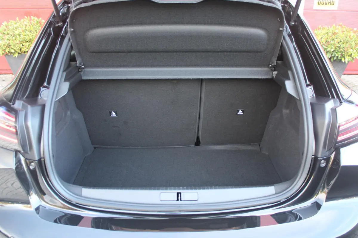 1.2 Hybrid 145PK AUTOMAAT GT PACK | ELEKTRISCH BEDIENBARE BESTUURDERSSTOEL MET MASSAGE FUNCTIE | ALCANTARA BEKLEDING | STOEL VERWARMING | CRUISE CONTROL | DAB+ RADIO | APPLE CARPLAY/ANDROID 