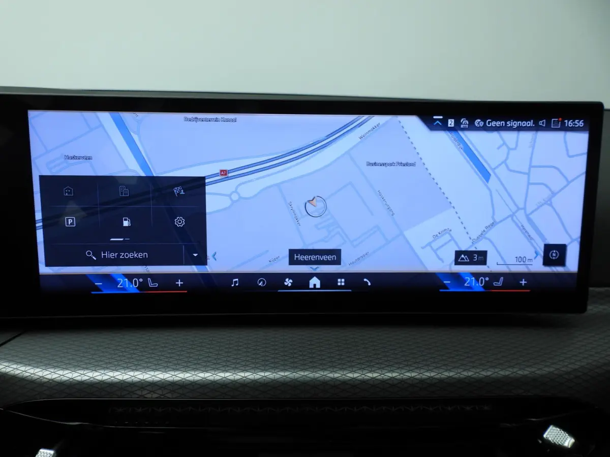 318i | M-Sportpakket | LED | Leder | Navigatie | Trekhaak | Panoramadak | Stoelverwarming | DAB | Alu 18 inch