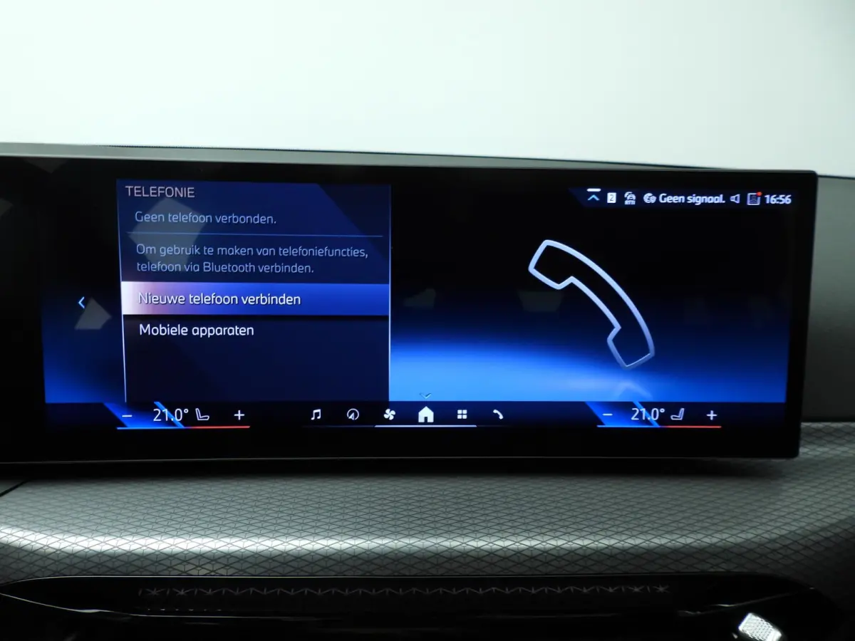 318i | M-Sportpakket | LED | Leder | Navigatie | Trekhaak | Panoramadak | Stoelverwarming | DAB | Alu 18 inch