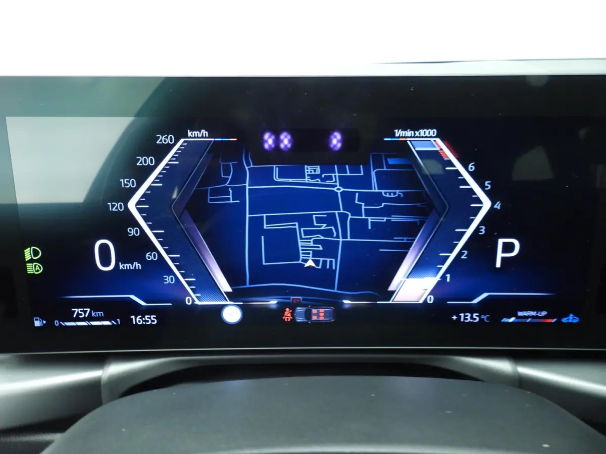 318i | M-Sportpakket | LED | Leder | Navigatie | Trekhaak | Panoramadak | Stoelverwarming | DAB | Alu 18 inch