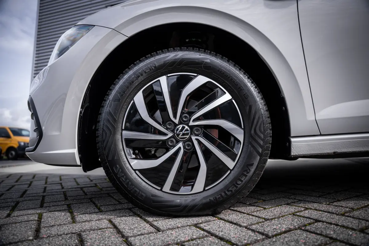 1.0 TSI Life Edition | Achteruitrijcamera | Airco | Cruise control adaptief met Stop&Go en stuurhulp