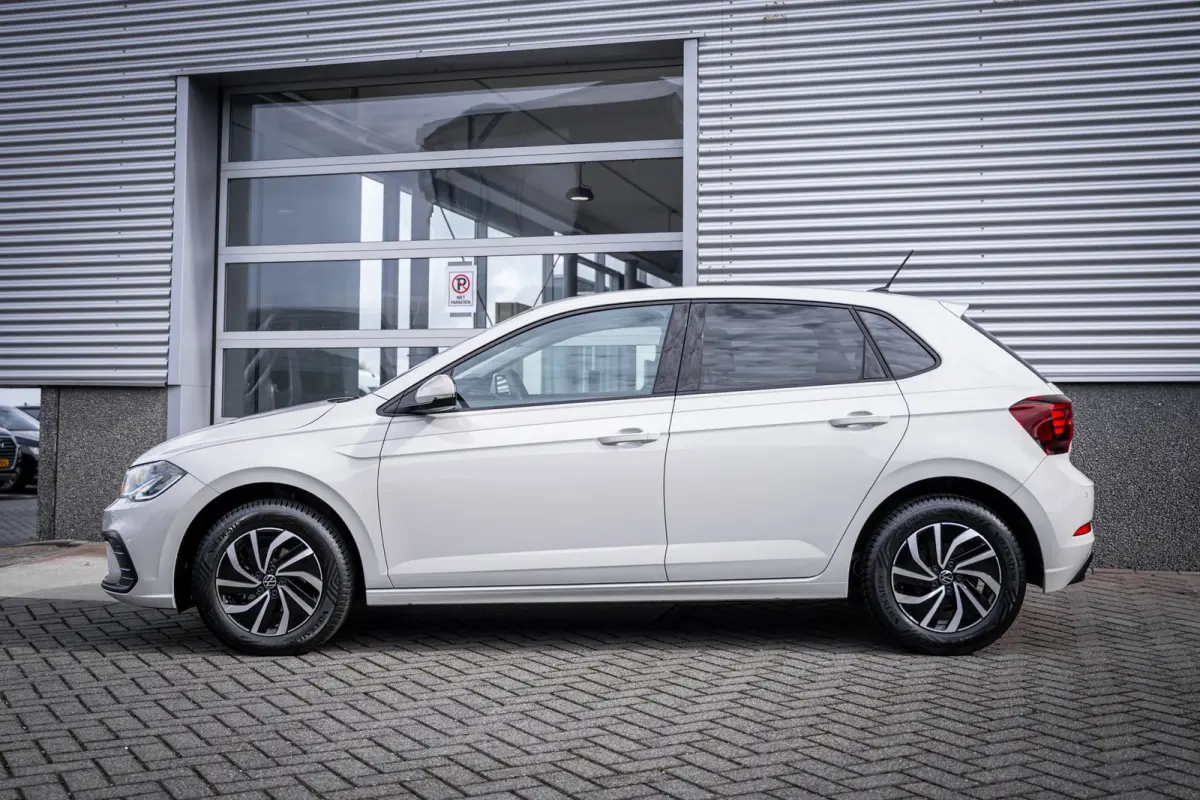 1.0 TSI Life Edition | Achteruitrijcamera | Airco | Cruise control adaptief met Stop&Go en stuurhulp