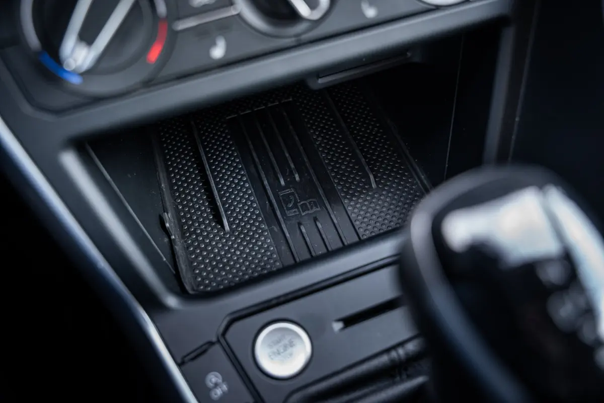 1.0 TSI Life Edition | Achteruitrijcamera | Airco | Cruise control adaptief met Stop&Go en stuurhulp