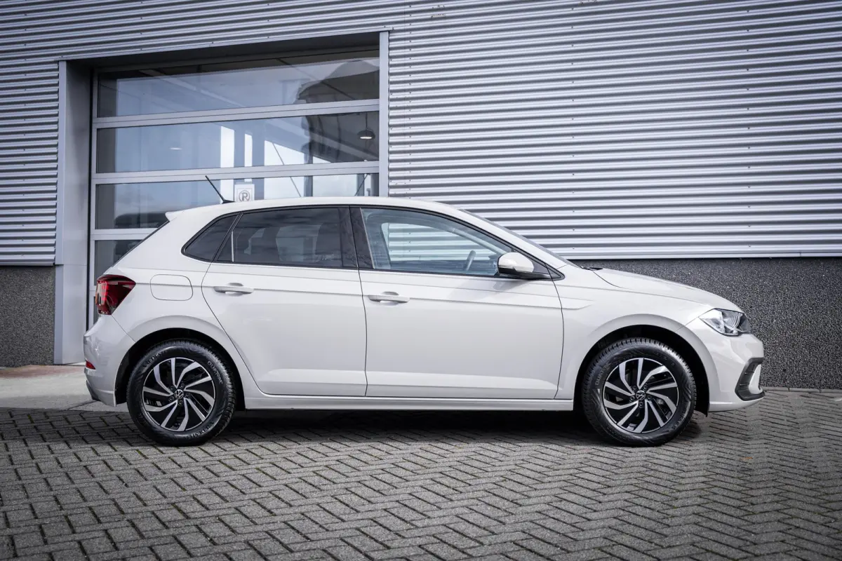 1.0 TSI Life Edition | Achteruitrijcamera | Airco | Cruise control adaptief met Stop&Go en stuurhulp