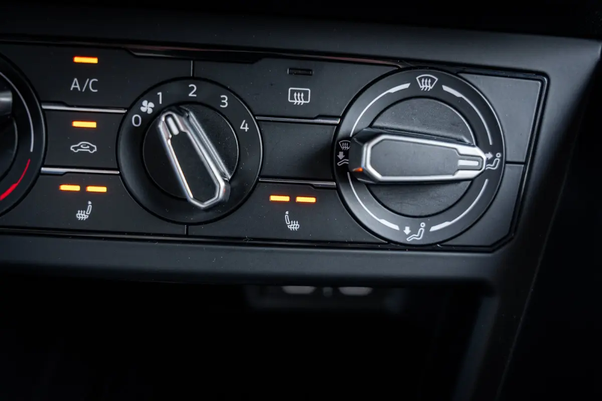 1.0 TSI Life Edition | Achteruitrijcamera | Airco | Cruise control adaptief met Stop&Go en stuurhulp