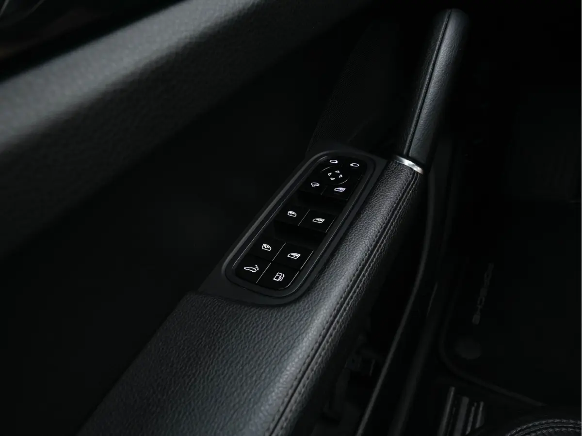 3.0 E-Hybrid AWD (Plug-in) {SoH-94%} (INCL-BTW) Aut. *PANO | LEATHER | FULL-LED | SPORT-CHRONO | TOPVIEW | ADAPTIVE-CRUISE | BOSE-AUDIO | DAB+ | NAVI-FULLMAP | SPORTSEATS | SHIFTPADDLES | KE