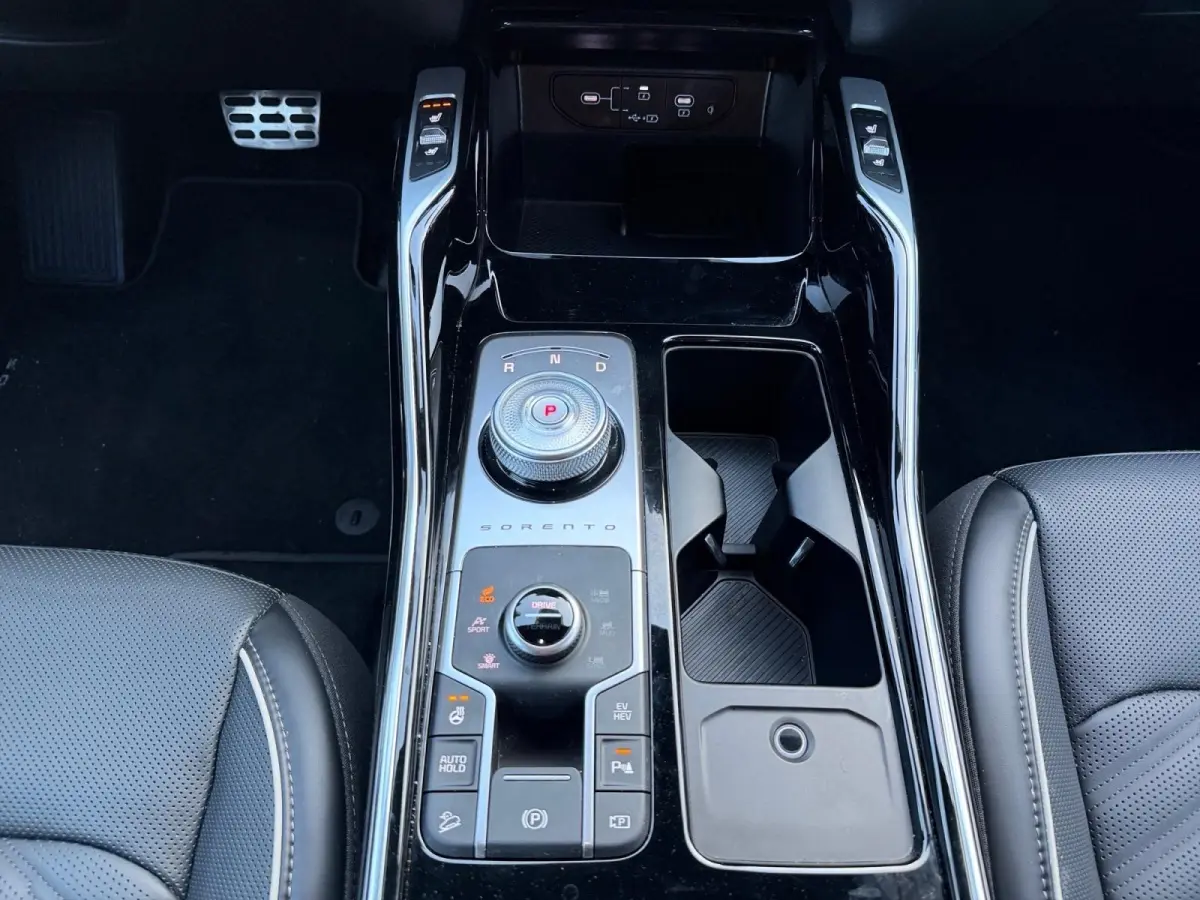 1.6 T-GDi Plug-in Hybrid 4WD ExecutiveLine 7p | Navi | Clima | 360° Camera | Stoelventilatie | Stoel-/Stuurverwarming | Cruise Control | Keyless Entry | 7-Persoons|