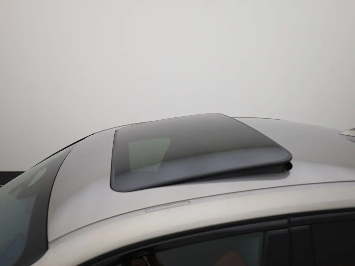 330e High Executive | Schuif/Kanteldak | Head up | Laser Led | Memory | Harman Kardon | Trekhaak | Prijs Rijklaar!!