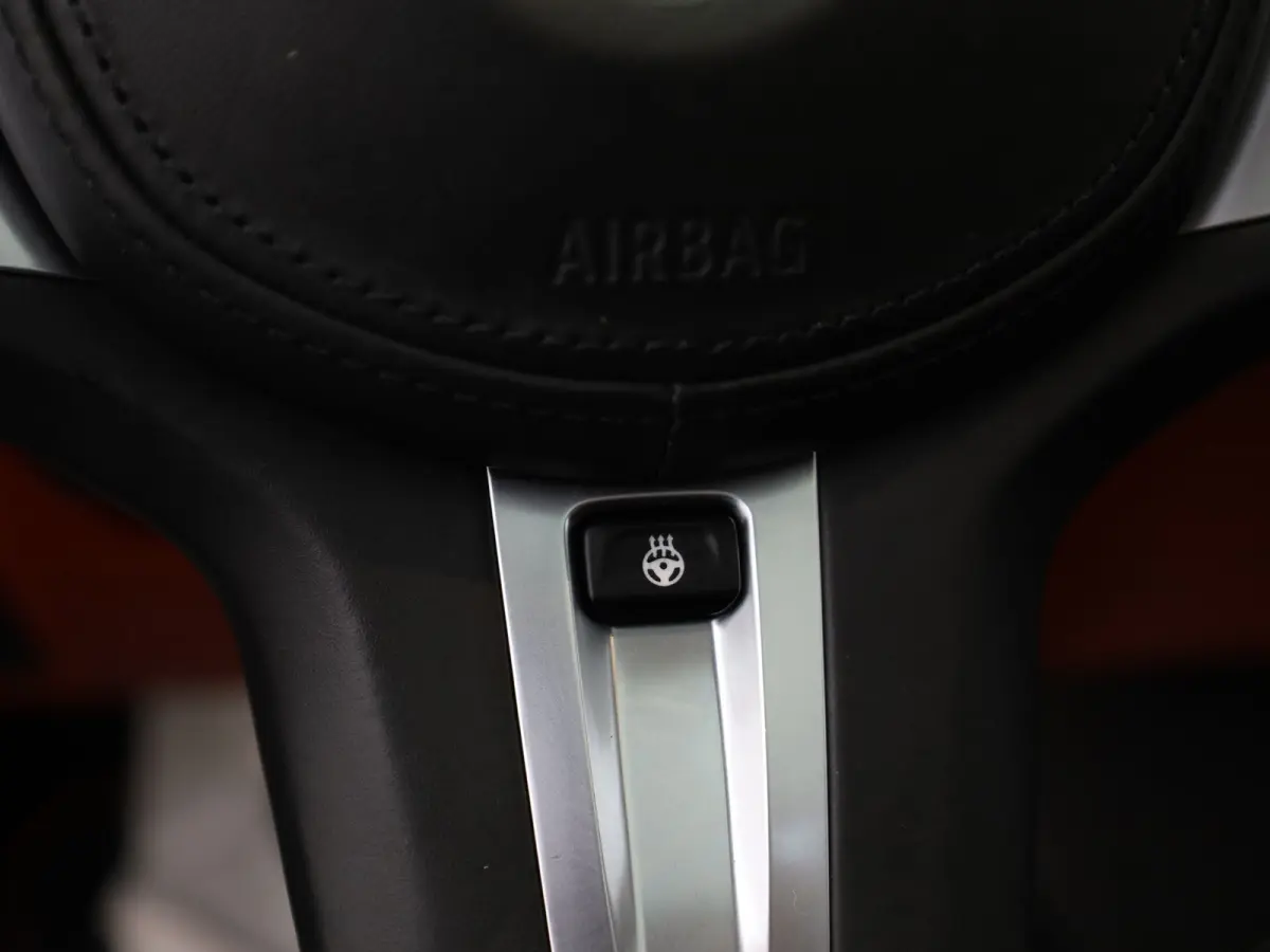 330e High Executive | Schuif/Kanteldak | Head up | Laser Led | Memory | Harman Kardon | Trekhaak | Prijs Rijklaar!!