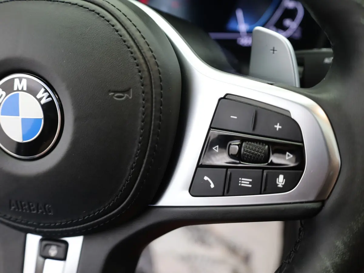 330e High Executive | Schuif/Kanteldak | Head up | Laser Led | Memory | Harman Kardon | Trekhaak | Prijs Rijklaar!!