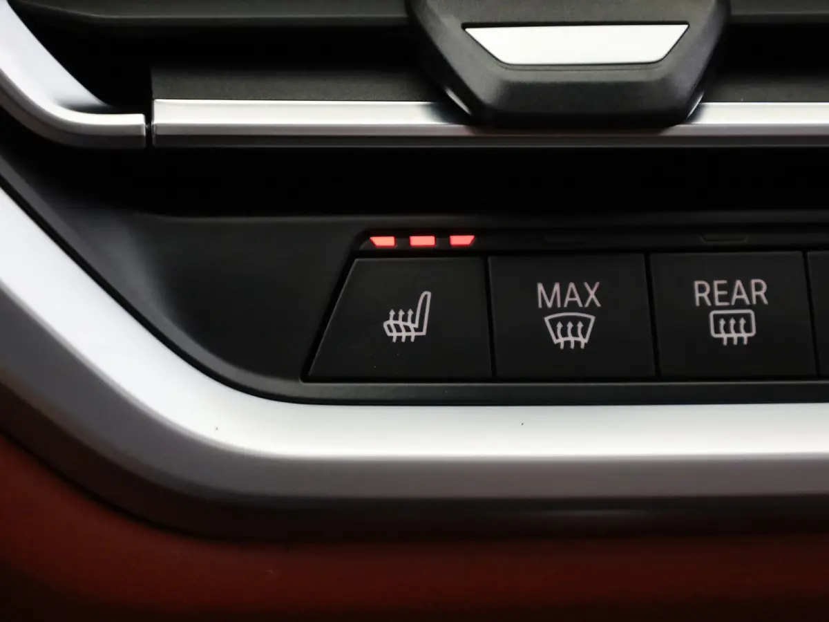 330e High Executive | Schuif/Kanteldak | Head up | Laser Led | Memory | Harman Kardon | Trekhaak | Prijs Rijklaar!!