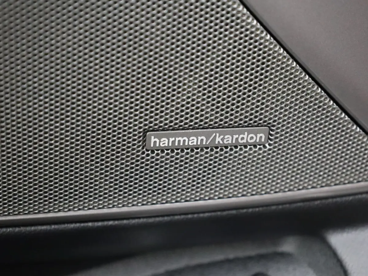 330e High Executive | Schuif/Kanteldak | Head up | Laser Led | Memory | Harman Kardon | Trekhaak | Prijs Rijklaar!!