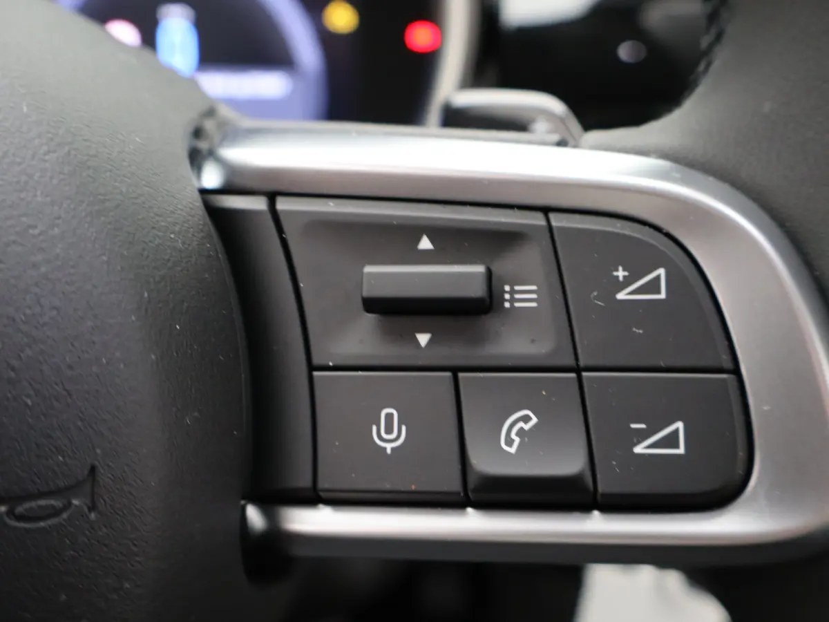 1.2 Hybrid Icon | Automaat | Carplay | Cruise | Clima | Navi | 17"LMV | PDC V+A |