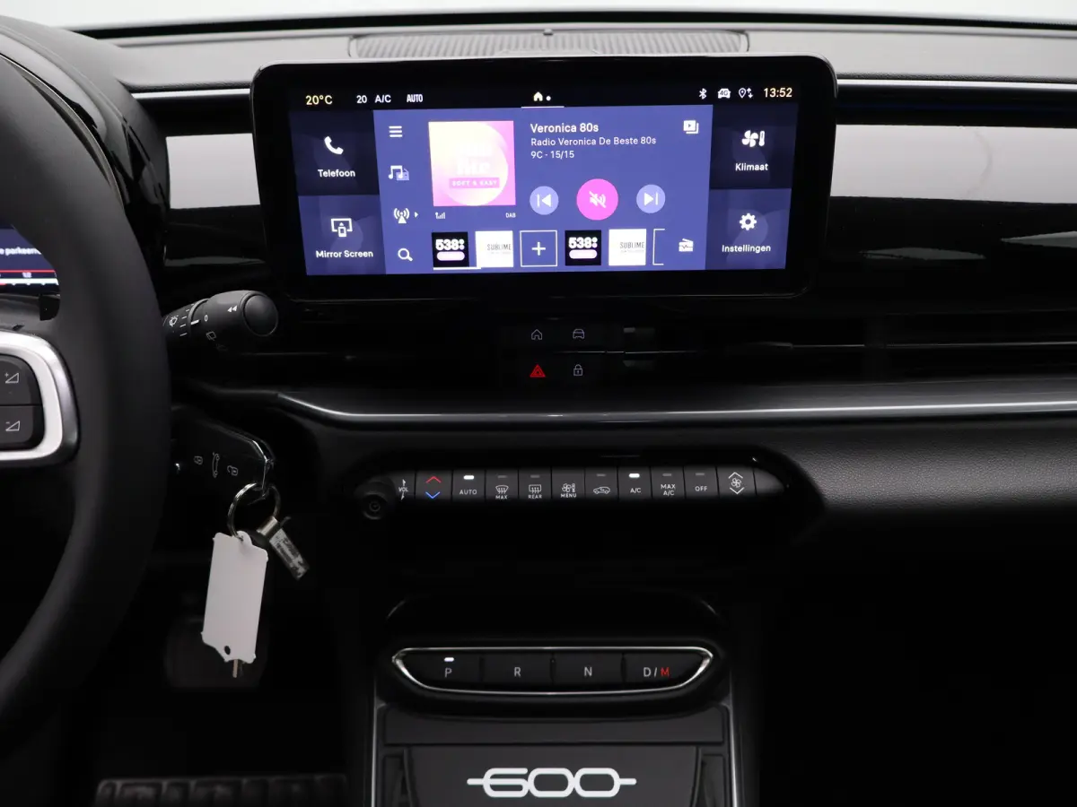 1.2 Hybrid Icon | Automaat | Carplay | Cruise | Clima | Navi | 17"LMV | PDC V+A |