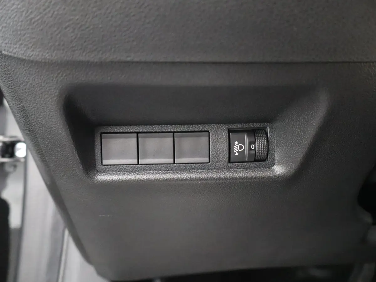 1.2 Hybrid Icon | Automaat | Carplay | Cruise | Clima | Navi | 17"LMV | PDC V+A |