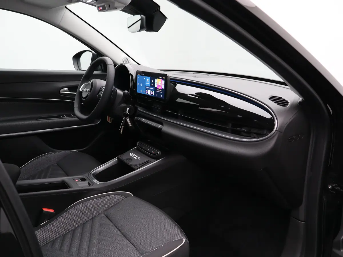 1.2 Hybrid Icon | Automaat | Carplay | Cruise | Clima | Navi | 17"LMV | PDC V+A |