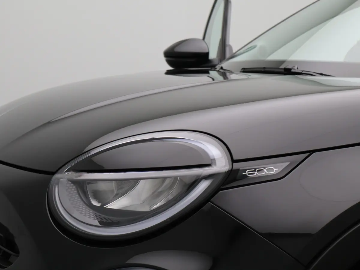 1.2 Hybrid Icon | Automaat | Carplay | Cruise | Clima | Navi | 17"LMV | PDC V+A |