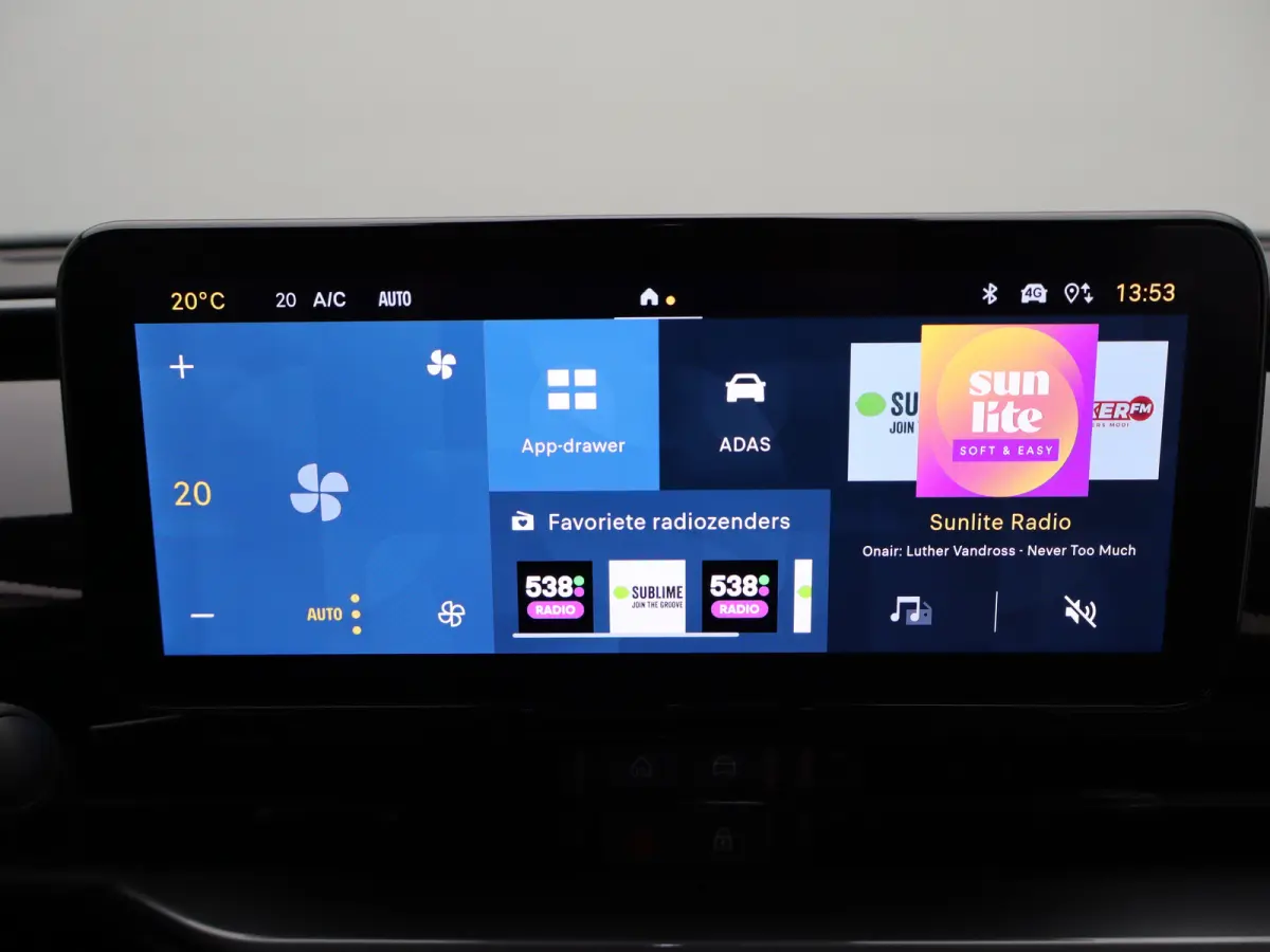 1.2 Hybrid Icon | Automaat | Carplay | Cruise | Clima | Navi | 17"LMV | PDC V+A |