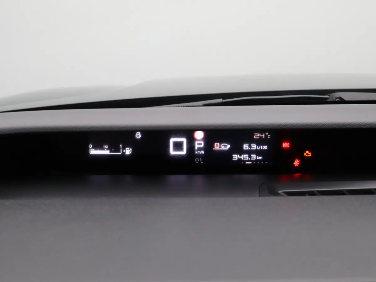 1.2 Hybrid 145pk Max | 8 Jaar Fabrieksgarantie | Camera | Parkeersensoren Voor en Achter | Apple Carplay/Android Auto | Cruise Control | Dodehoek Detectie | 17" Lichtmetalen Velgen