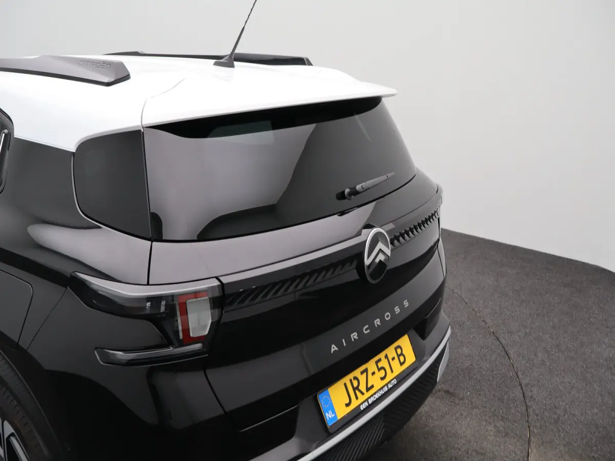 1.2 Hybrid 145pk Max | 8 Jaar Fabrieksgarantie | Camera | Parkeersensoren Voor en Achter | Apple Carplay/Android Auto | Cruise Control | Dodehoek Detectie | 17" Lichtmetalen Velgen