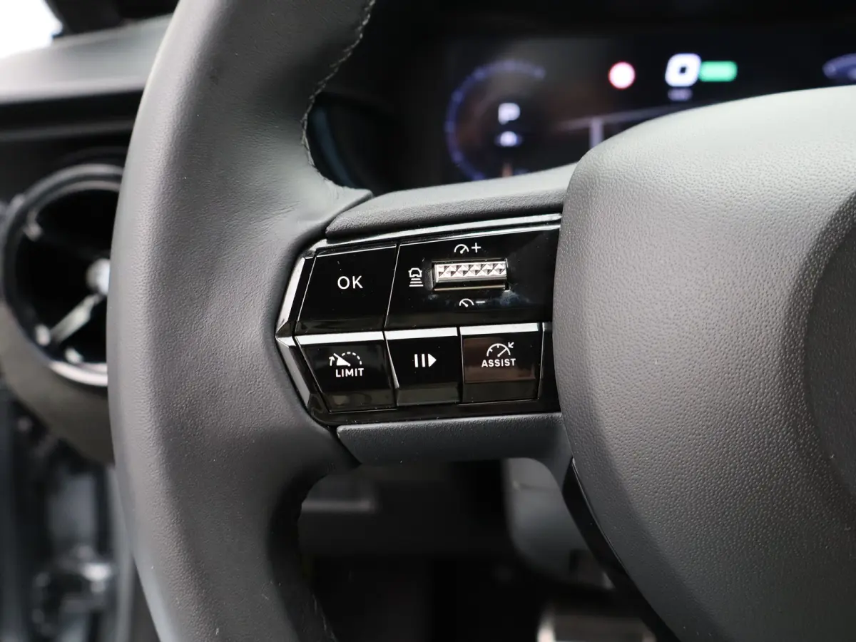 Elettrica Veloce 54 kWh 280 PK! | Sperdifferentieel | Sabelt Kuipstoelen | Camera | Parkeersensoren Voor en Achter | 20" Lichtmetalen Velgen | Elektrische Kofferklep | Stoelverwarming | Elek
