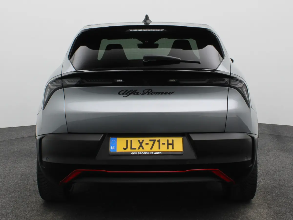 Elettrica Veloce 54 kWh 280 PK! | Sperdifferentieel | Sabelt Kuipstoelen | Camera | Parkeersensoren Voor en Achter | 20" Lichtmetalen Velgen | Elektrische Kofferklep | Stoelverwarming | Elek