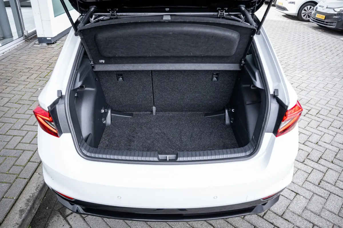 1.0 TSI Monte Carlo | Achteruitrijcamera | Airco (automatisch) | Cruise control