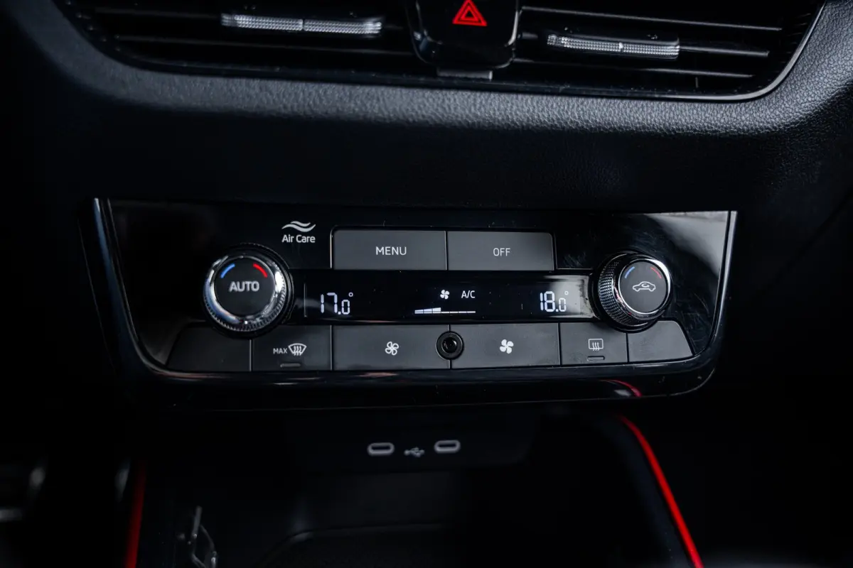 1.0 TSI Monte Carlo | Achteruitrijcamera | Airco (automatisch) | Cruise control