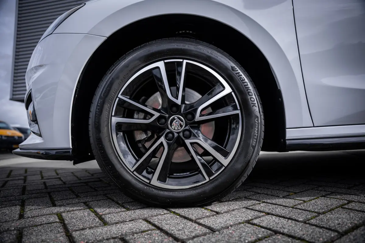 1.0 TSI Monte Carlo | Achteruitrijcamera | Airco (automatisch) | Cruise control