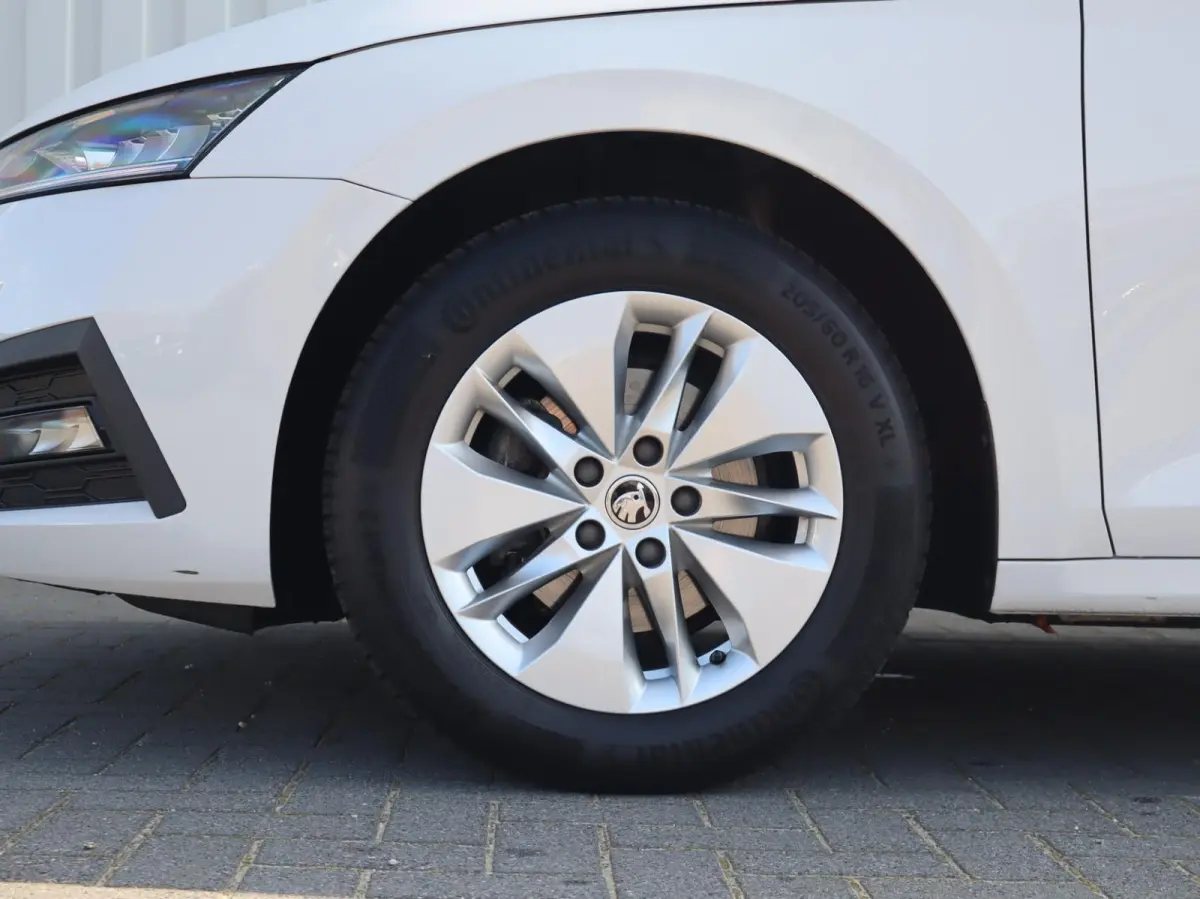 1.0 TSI 110pk Ambition | Cruise Control | Apple Carplay/Android Auto | LED Koplampen | Parkeersensor Achter