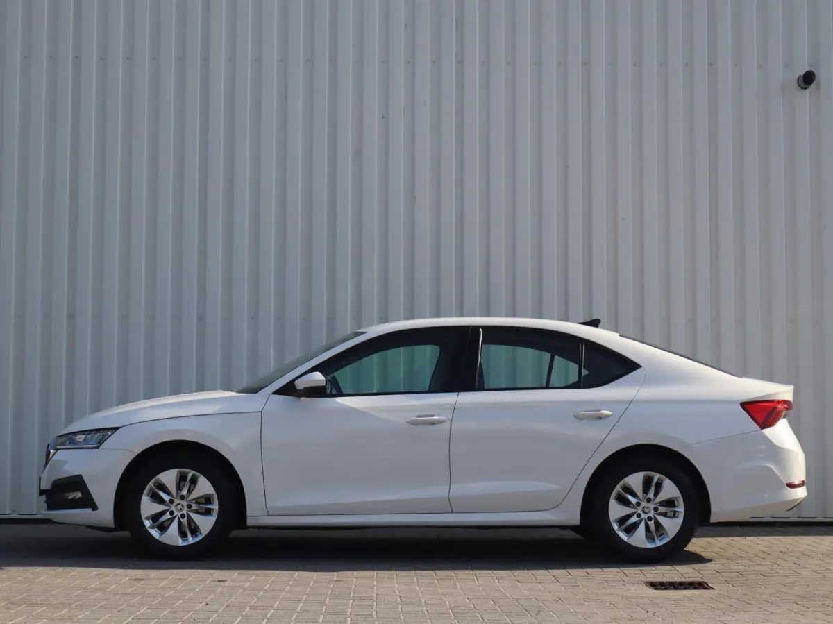1.0 TSI 110pk Ambition | Cruise Control | Apple Carplay/Android Auto | LED Koplampen | Parkeersensor Achter