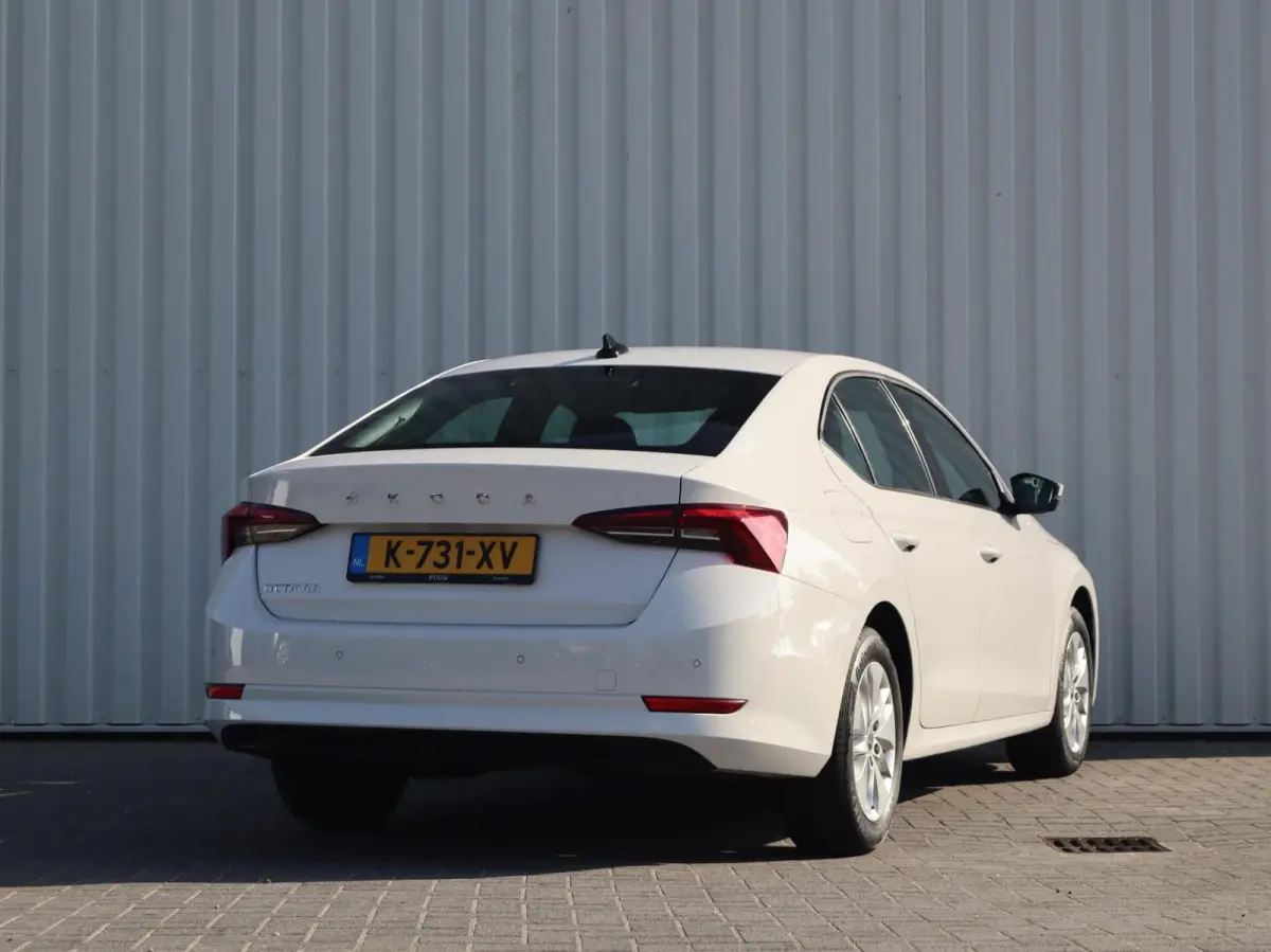 1.0 TSI 110pk Ambition | Cruise Control | Apple Carplay/Android Auto | LED Koplampen | Parkeersensor Achter