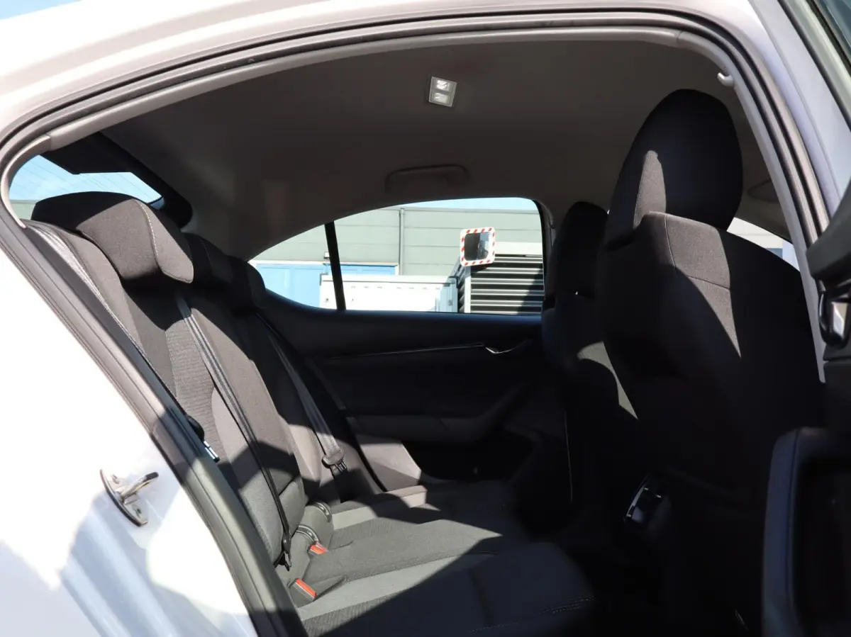 1.0 TSI 110pk Ambition | Cruise Control | Apple Carplay/Android Auto | LED Koplampen | Parkeersensor Achter