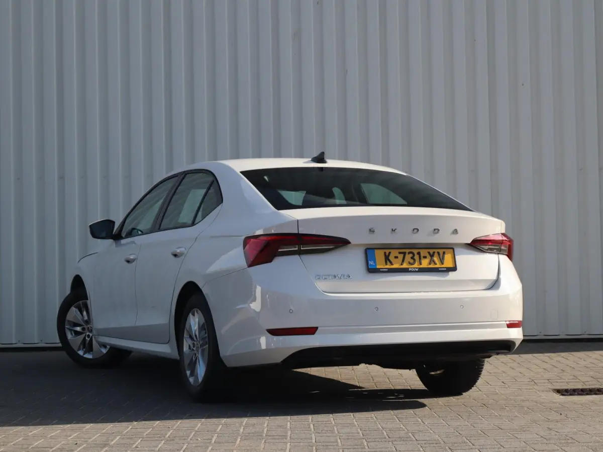 1.0 TSI 110pk Ambition | Cruise Control | Apple Carplay/Android Auto | LED Koplampen | Parkeersensor Achter