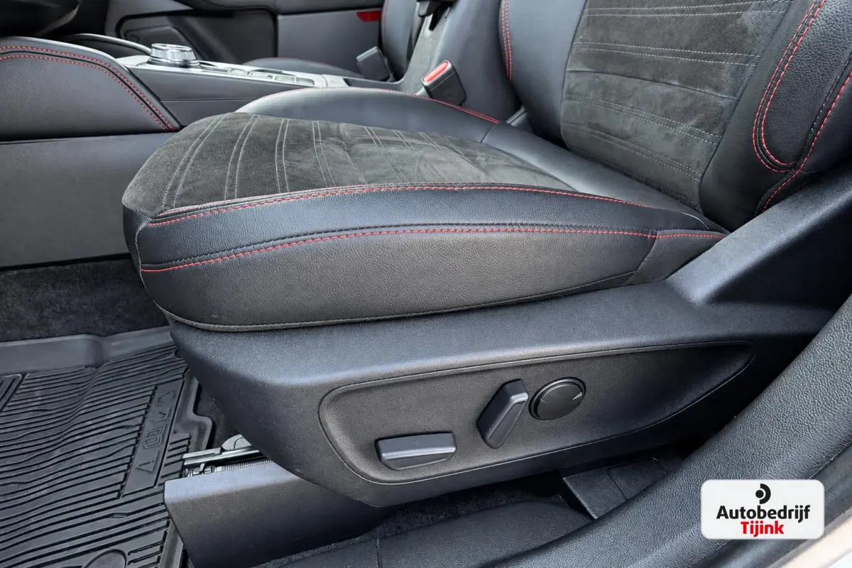 2.5 PHEV Graphite Tech Edition | LED | Trekhaak | Keyless | BLIS | Camera | B&O | App-connect | Stoelverwarming voor + achter | Elek. achterklep | Stuurverwarming |